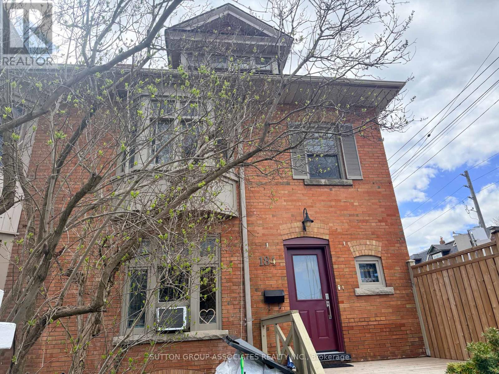 MAIN - 184 MADISON AVENUE, Toronto, Ontario
