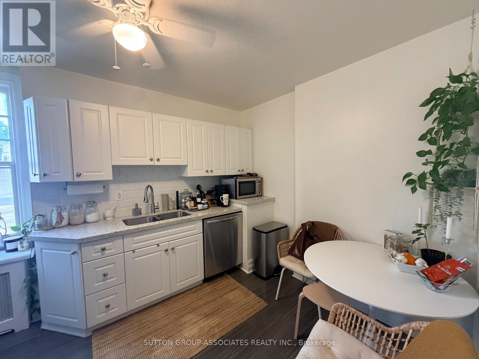 Main - 184 Madison Avenue, Toronto, Ontario M5R 2S5 - Photo 4 - C13685458
