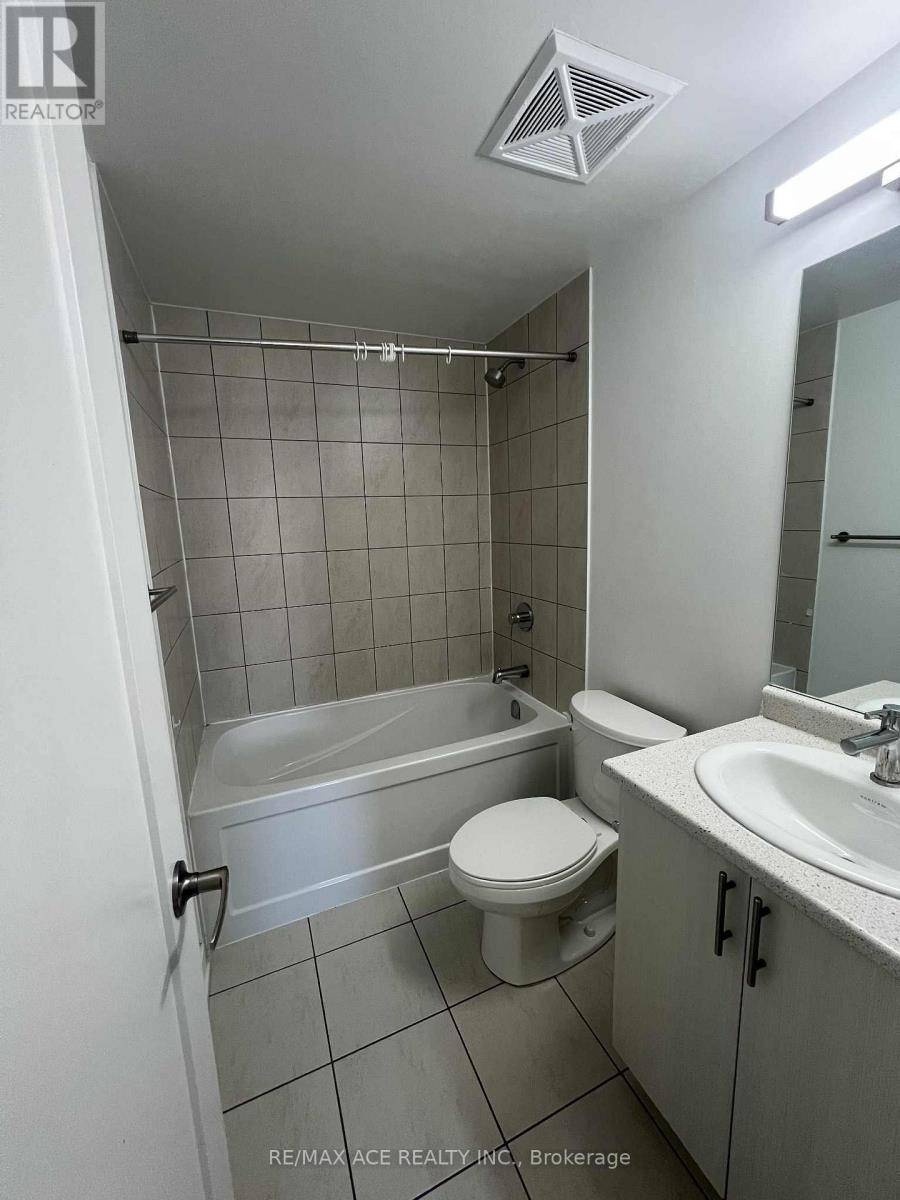105 - 3686 St Clair Avenue E, Toronto, Ontario  M1M 0E4 - Photo 11 - E13685400