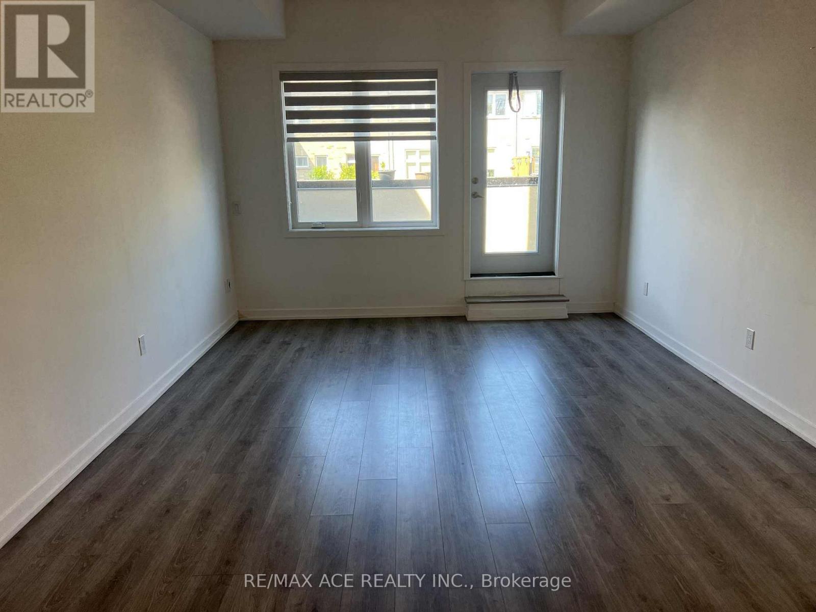 105 - 3686 St Clair Avenue E, Toronto, Ontario  M1M 0E4 - Photo 3 - E13685400