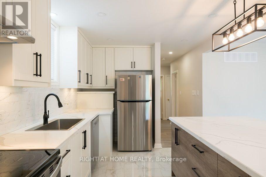 Main House - 6 Bellvare Crescent, Toronto, Ontario  M1R 2M9 - Photo 2 - E13685438