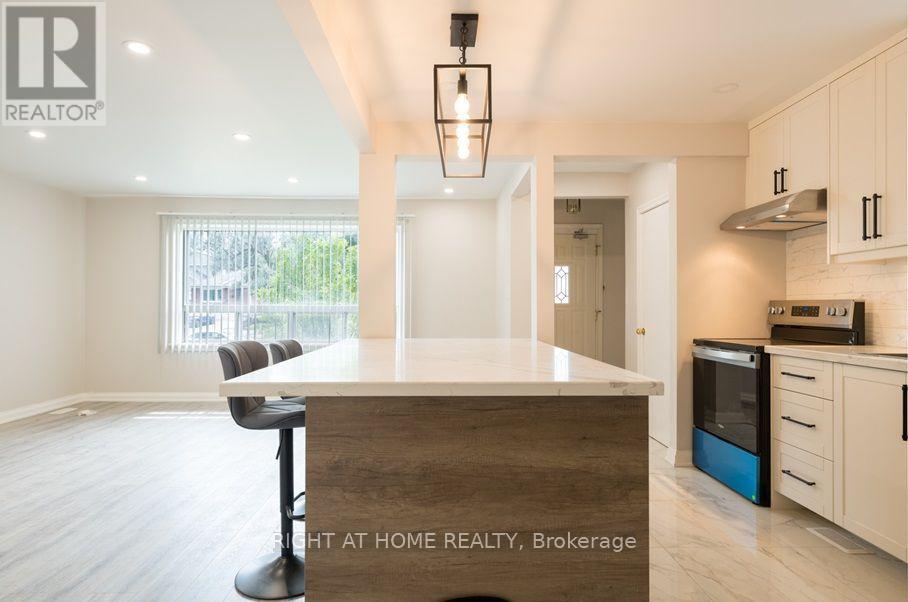 Main House - 6 Bellvare Crescent, Toronto, Ontario  M1R 2M9 - Photo 5 - E13685438