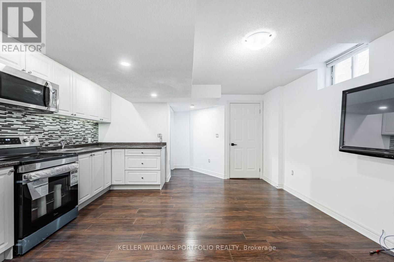 Lower - 131 Bachman Drive, Vaughan, Ontario  L6A 3R7 - Photo 12 - N13685452