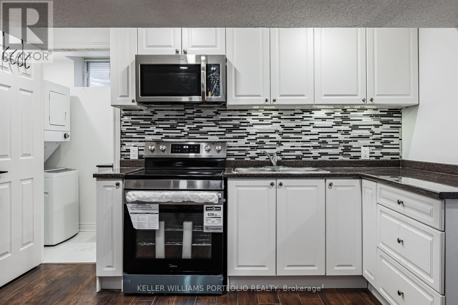 Lower - 131 Bachman Drive, Vaughan, Ontario  L6A 3R7 - Photo 2 - N13685452