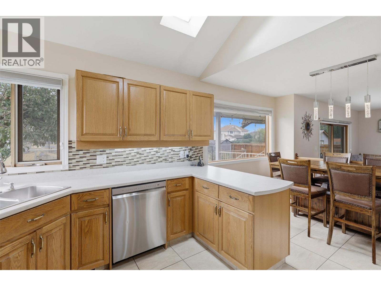 864 Nicolani Drive, Kamloops, British Columbia  V2B 5B3 - Photo 21 - 10397733