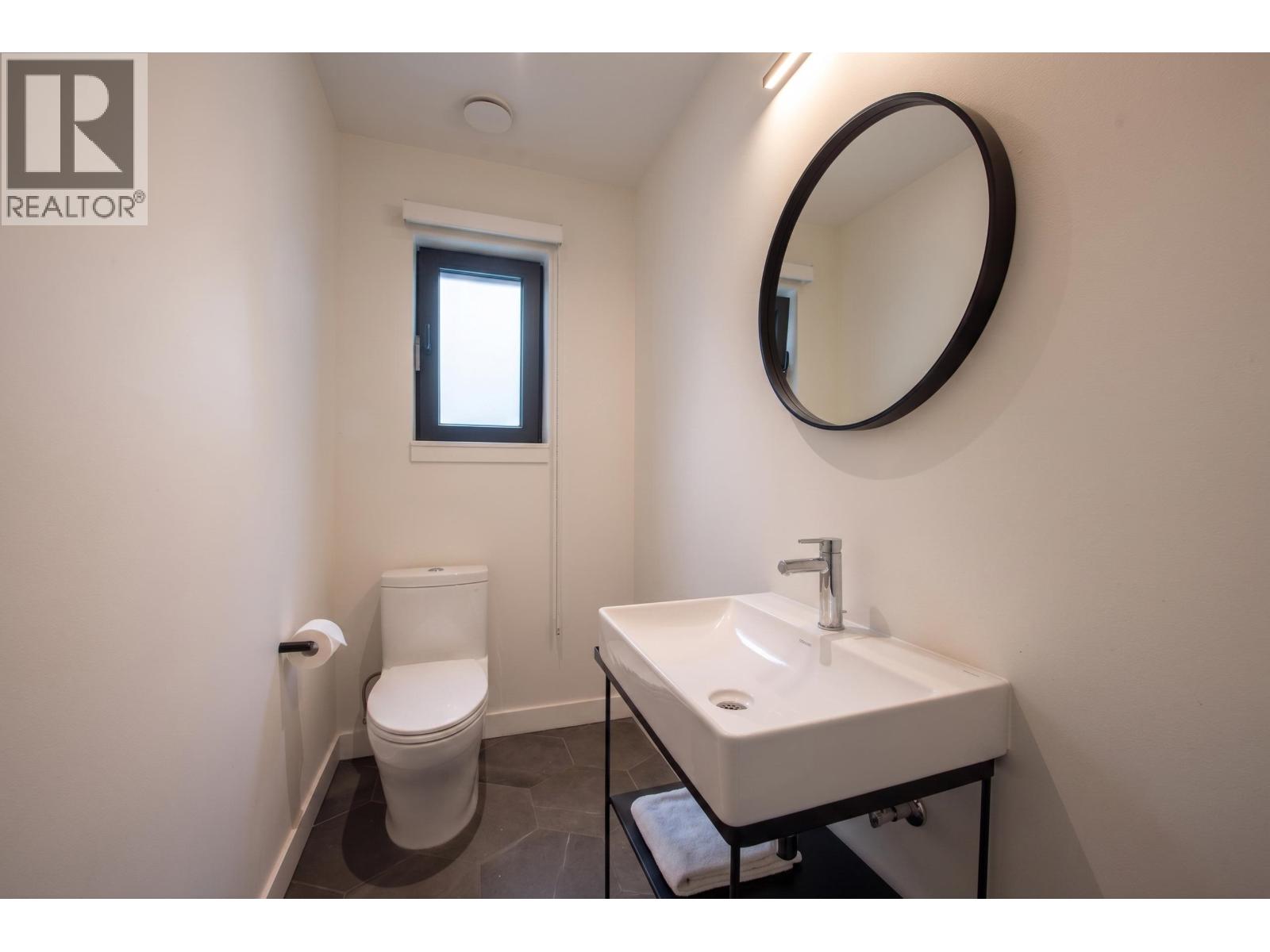 301 606 Foster Avenue, Coquitlam, British Columbia  V6J 0L5 - Photo 8 - R3156391