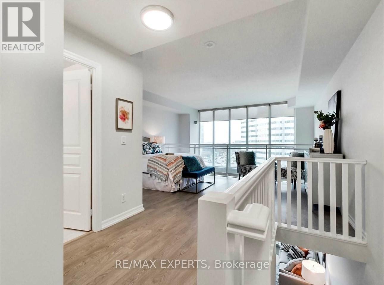 722 - 220 Burnhamthorpe Road W, Mississauga, Ontario  L5B 4N4 - Photo 23 - W13685448
