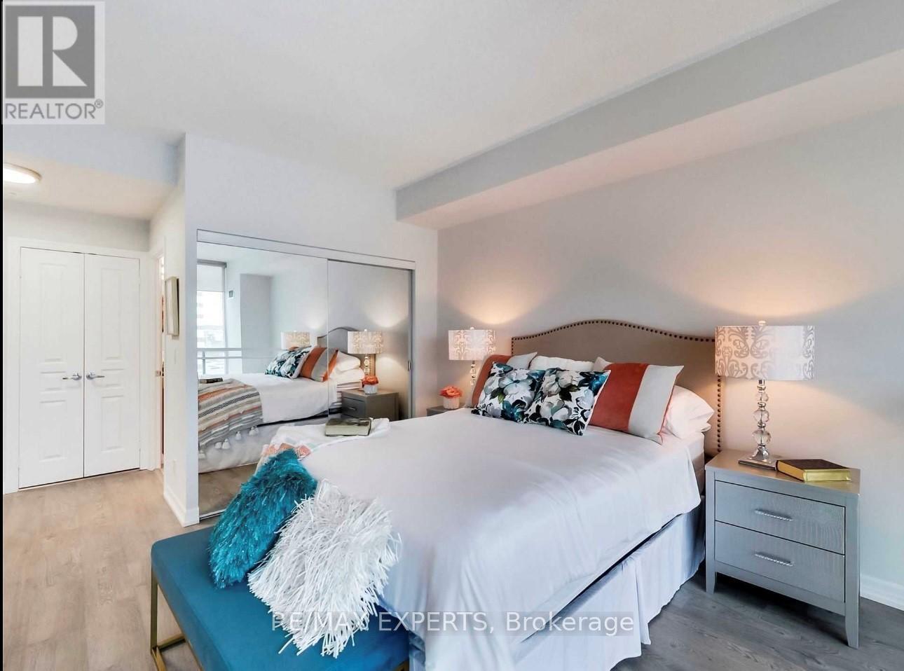 722 - 220 Burnhamthorpe Road W, Mississauga, Ontario  L5B 4N4 - Photo 29 - W13685448