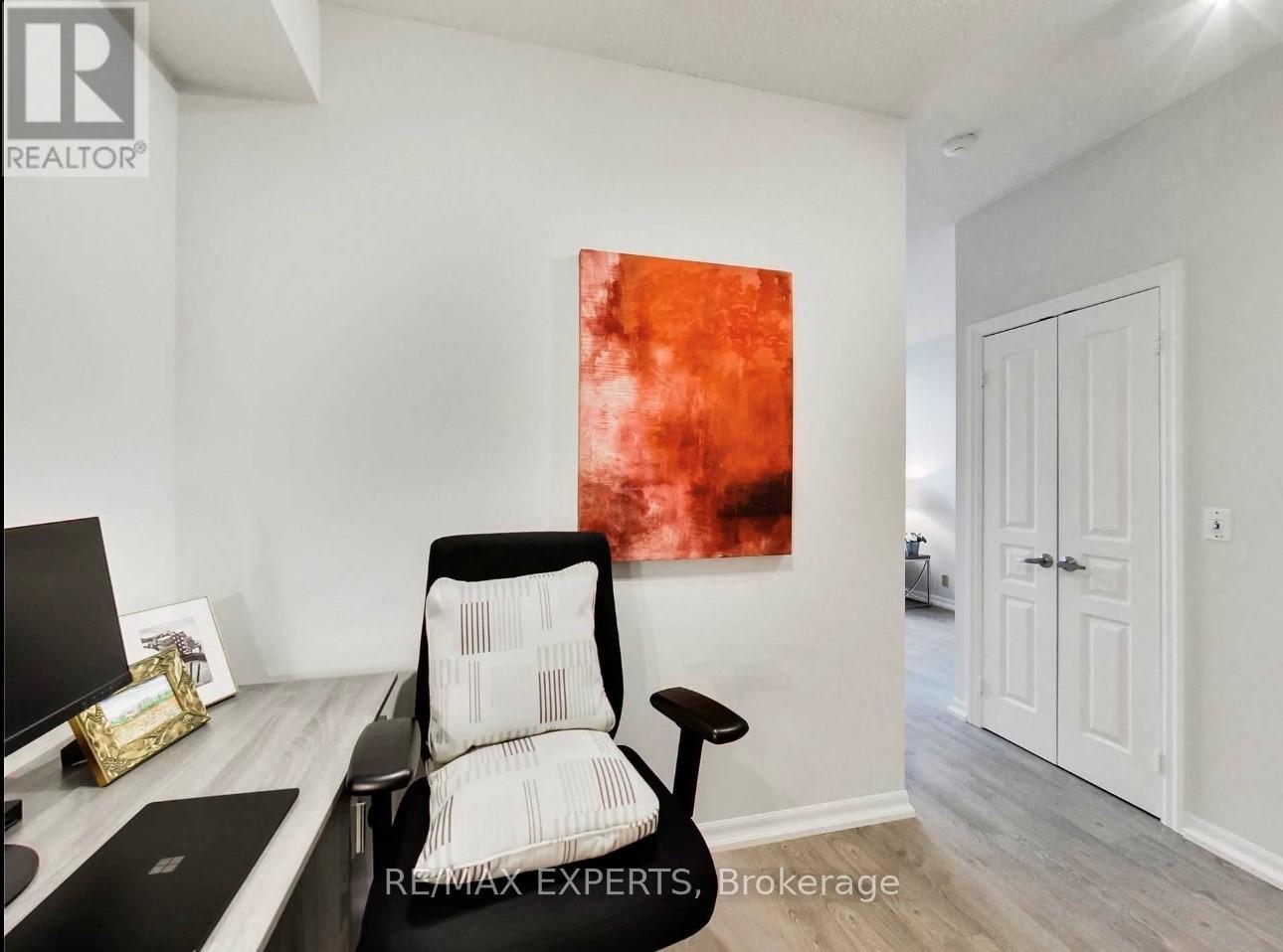 722 - 220 Burnhamthorpe Road W, Mississauga, Ontario  L5B 4N4 - Photo 6 - W13685448