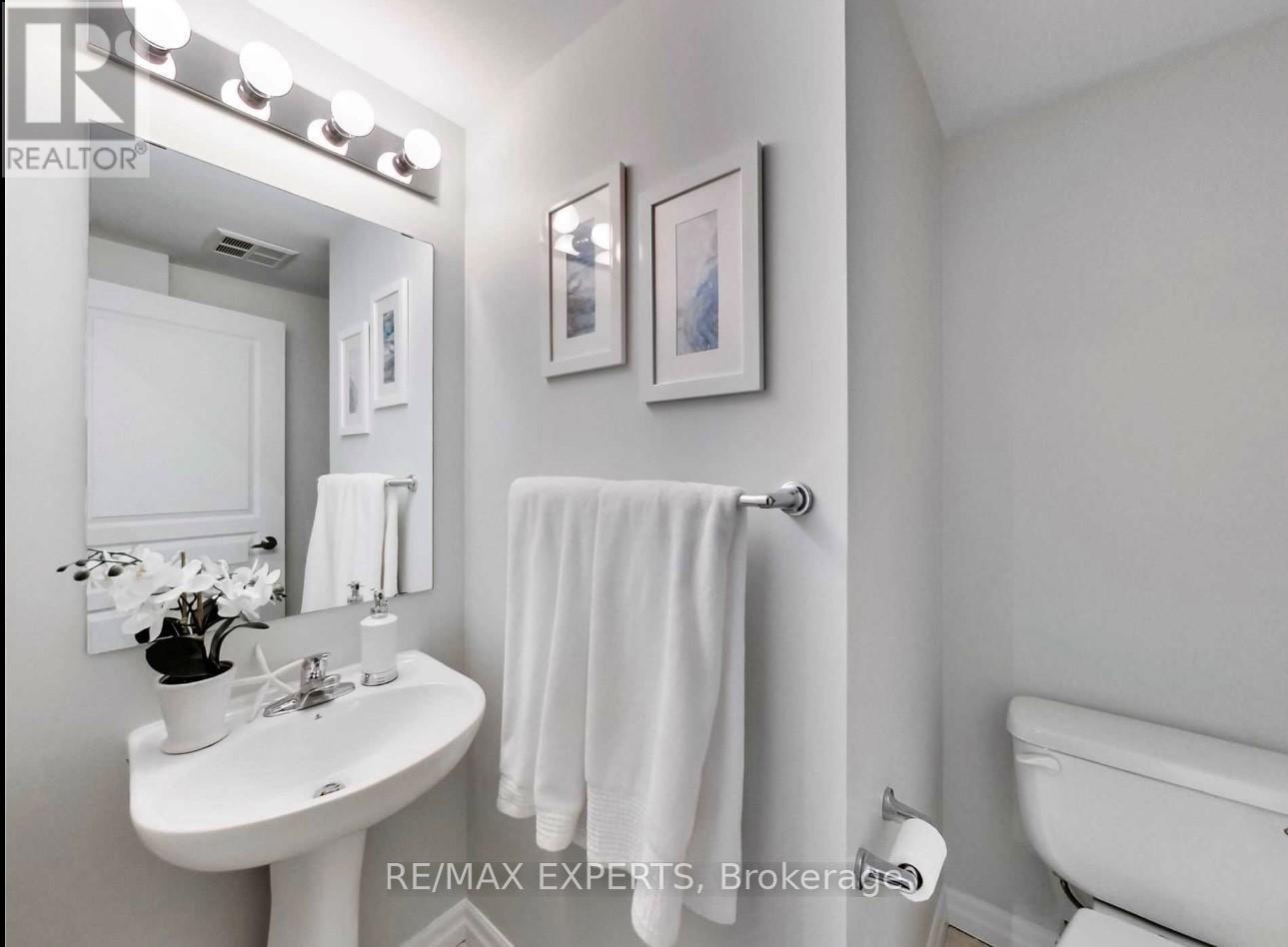 722 - 220 Burnhamthorpe Road W, Mississauga, Ontario  L5B 4N4 - Photo 7 - W13685448