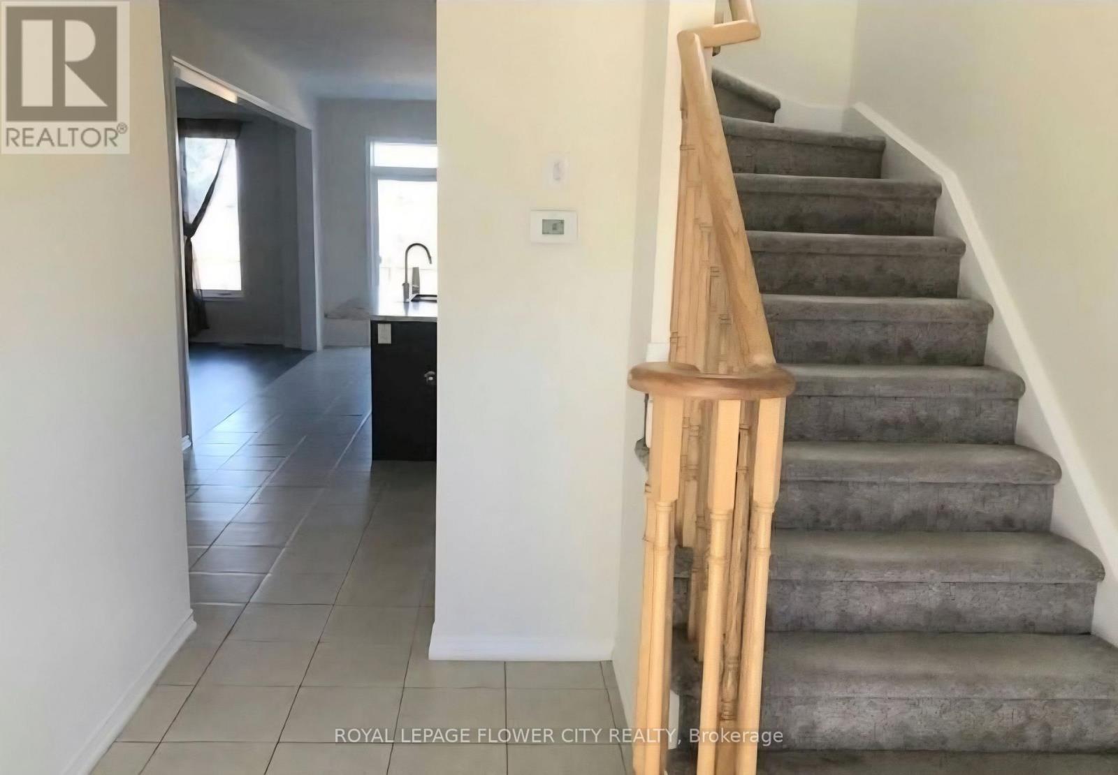 7657 Hackberry Trail, Niagara Falls, Ontario  L2H 3R5 - Photo 2 - X13685418