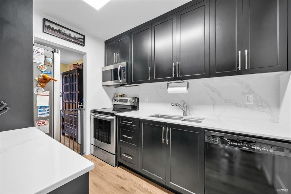 1202 10620 150 Street, Surrey, British Columbia  V3R 7S1 - Photo 2 - R3144246