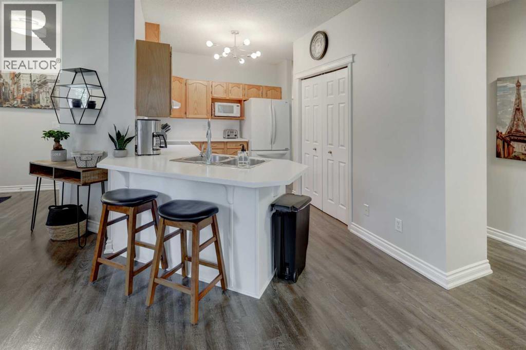 102, 39 Hidden Creek Place NW, Calgary, Alberta  T3A 6B9 - Photo 4 - A2336425