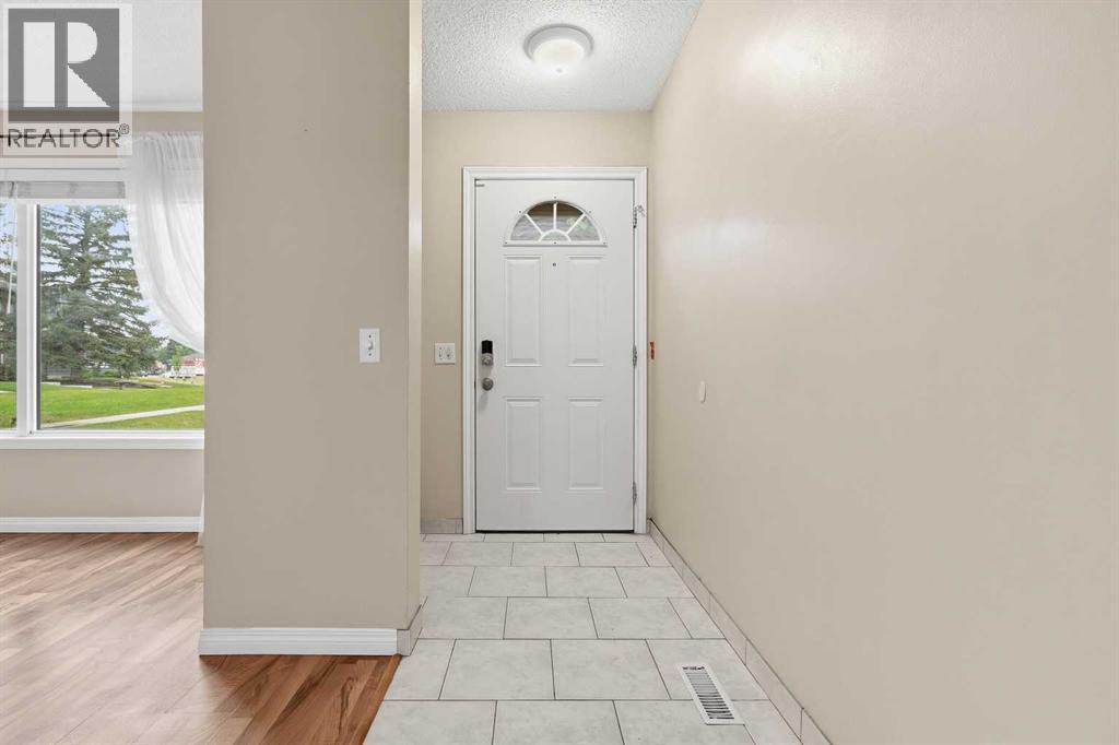 224, 999 Canyon Meadows Drive SW, Calgary, Alberta  T2W 2S6 - Photo 4 - A2337687