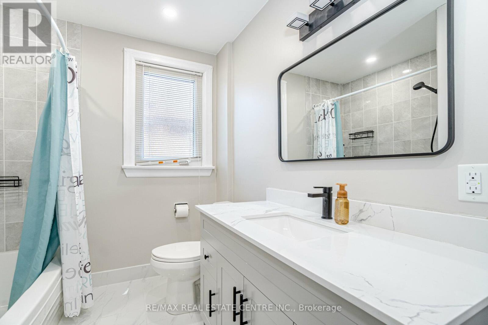 Upper Level - 102 Wilson Road S, Oshawa, Ontario  L1H 6B7 - Photo 14 - E13683962