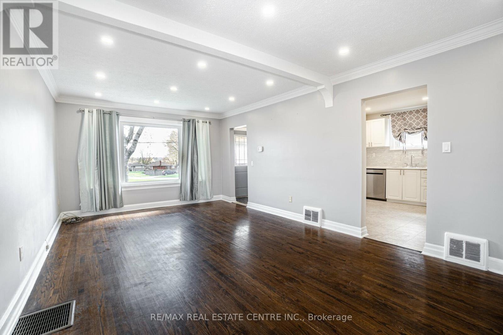 Upper Level - 102 Wilson Road S, Oshawa, Ontario  L1H 6B7 - Photo 10 - E13683962