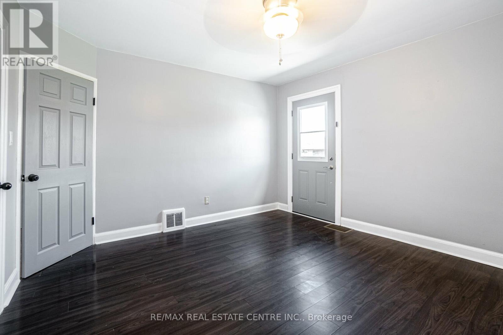 Upper Level - 102 Wilson Road S, Oshawa, Ontario  L1H 6B7 - Photo 17 - E13683962