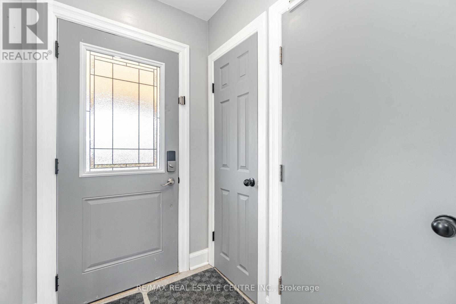 Upper Level - 102 Wilson Road S, Oshawa, Ontario  L1H 6B7 - Photo 6 - E13683962