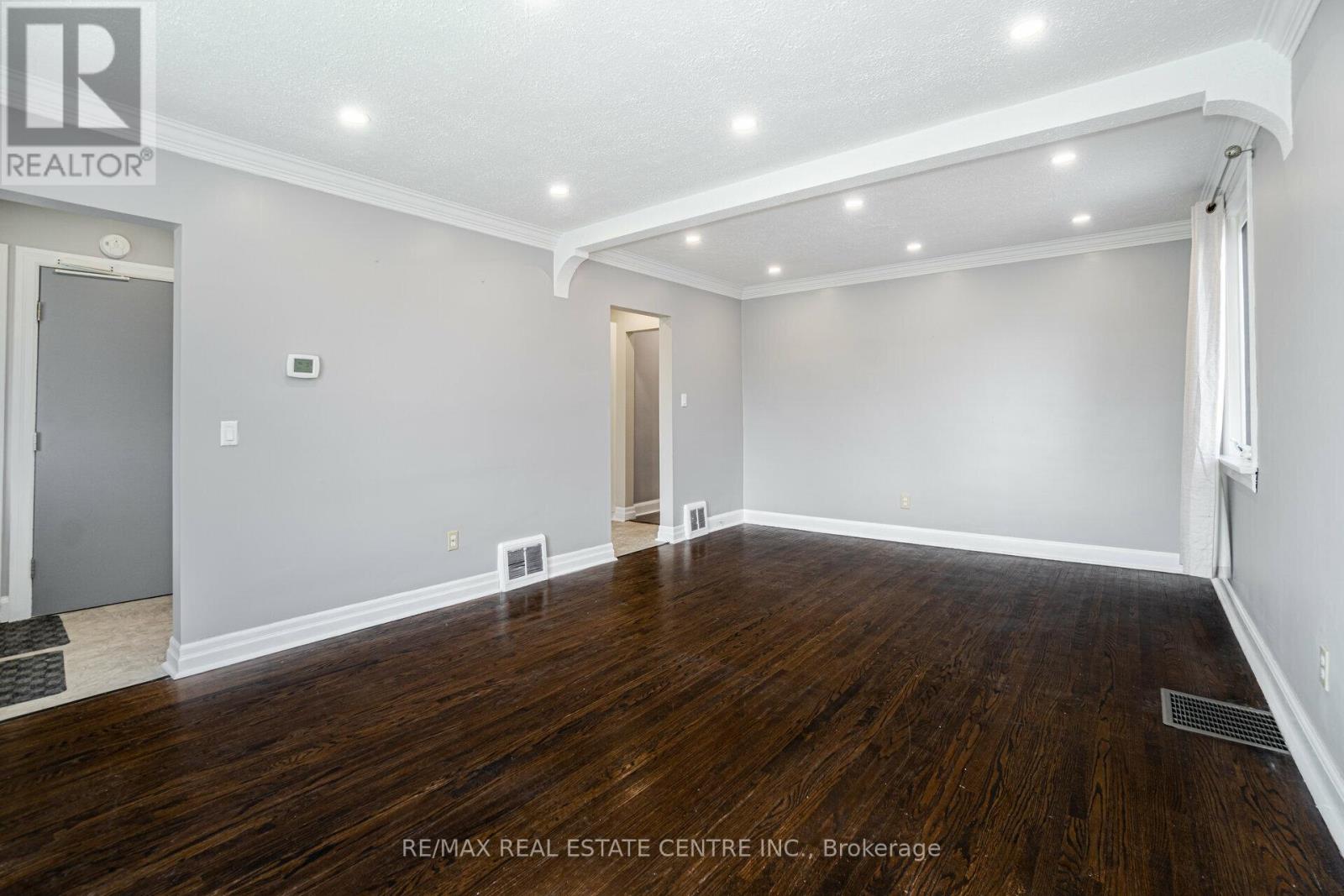 Upper Level - 102 Wilson Road S, Oshawa, Ontario  L1H 6B7 - Photo 9 - E13683962