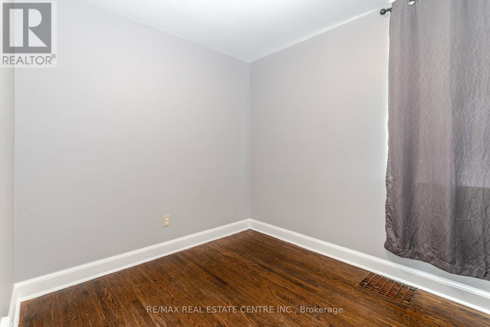 Upper Level - 102 Wilson Road S, Oshawa, Ontario  L1H 6B7 - Photo 20 - E13683962