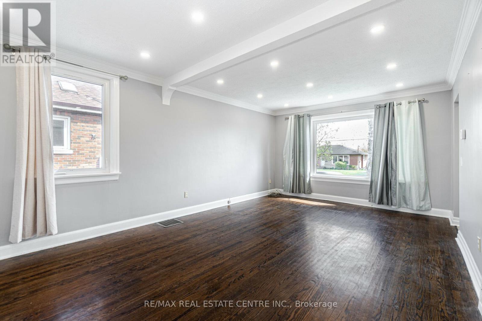 Upper Level - 102 Wilson Road S, Oshawa, Ontario  L1H 6B7 - Photo 7 - E13683962