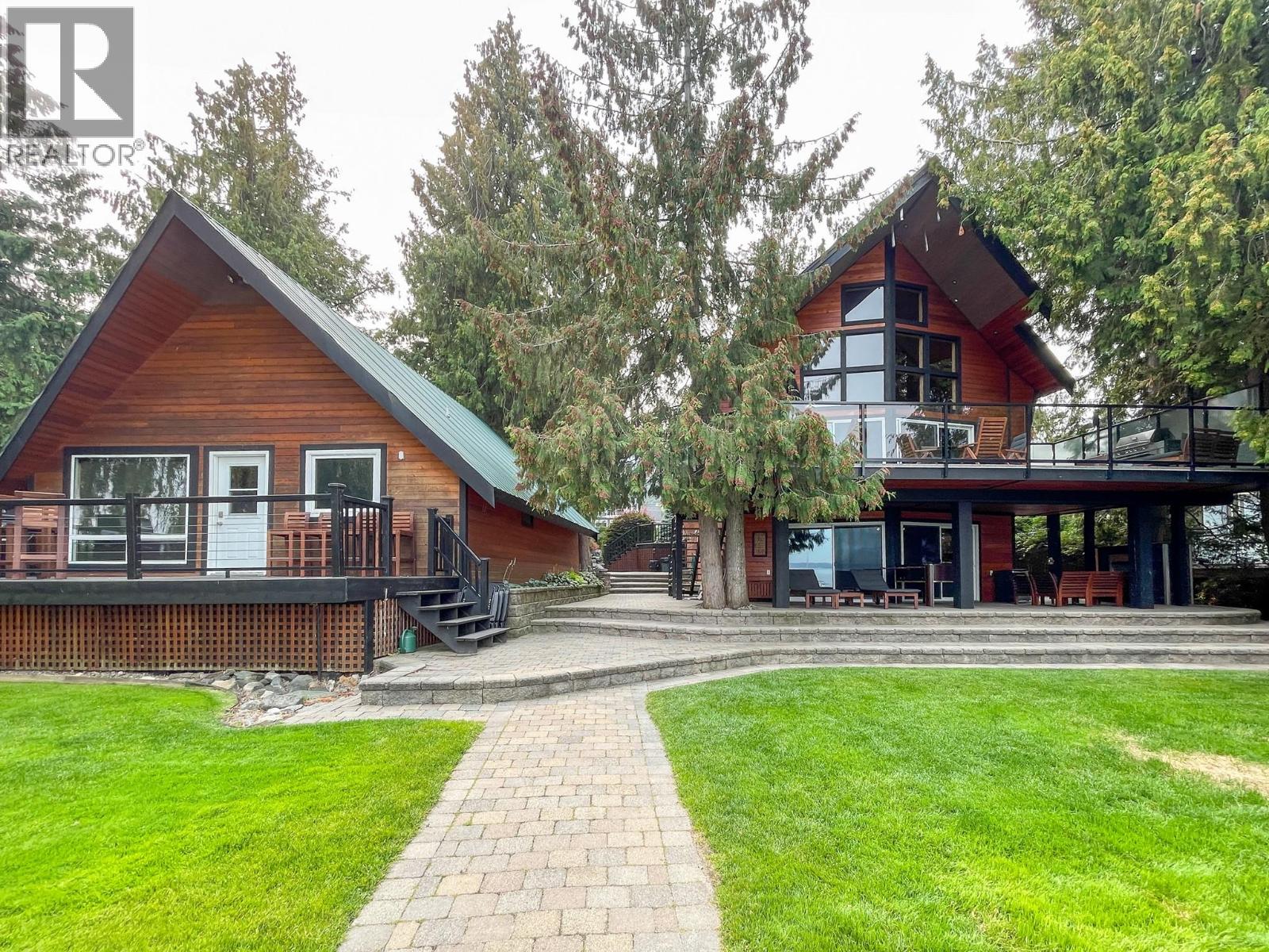 3075 Waverly Rd. Road, Sorrento, British Columbia