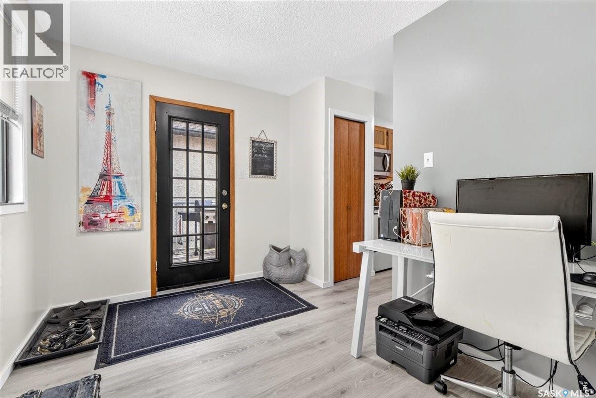 1324 Courtney Street, Regina, Saskatchewan  S4T 7S1 - Photo 11 - SK045573