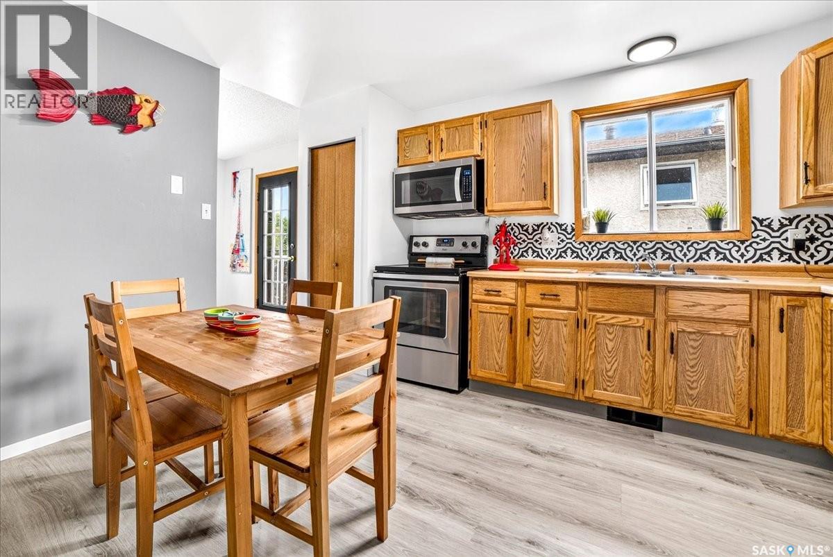 1324 Courtney Street, Regina, Saskatchewan  S4T 7S1 - Photo 4 - SK045573