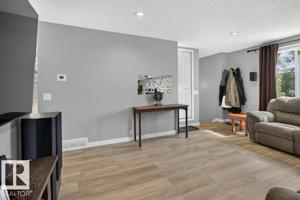 4624 36 Av NW, Edmonton, Alberta  T6L 3S3 - Photo 6 - E4504071