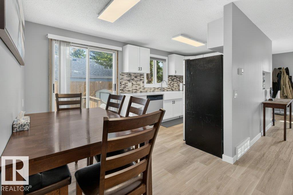 4624 36 Av NW, Edmonton, Alberta  T6L 3S3 - Photo 13 - E4504071