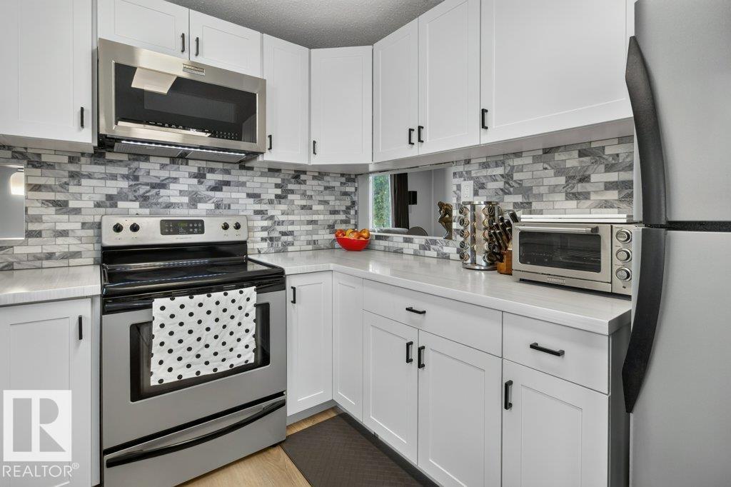 4624 36 Av NW, Edmonton, Alberta  T6L 3S3 - Photo 12 - E4504071