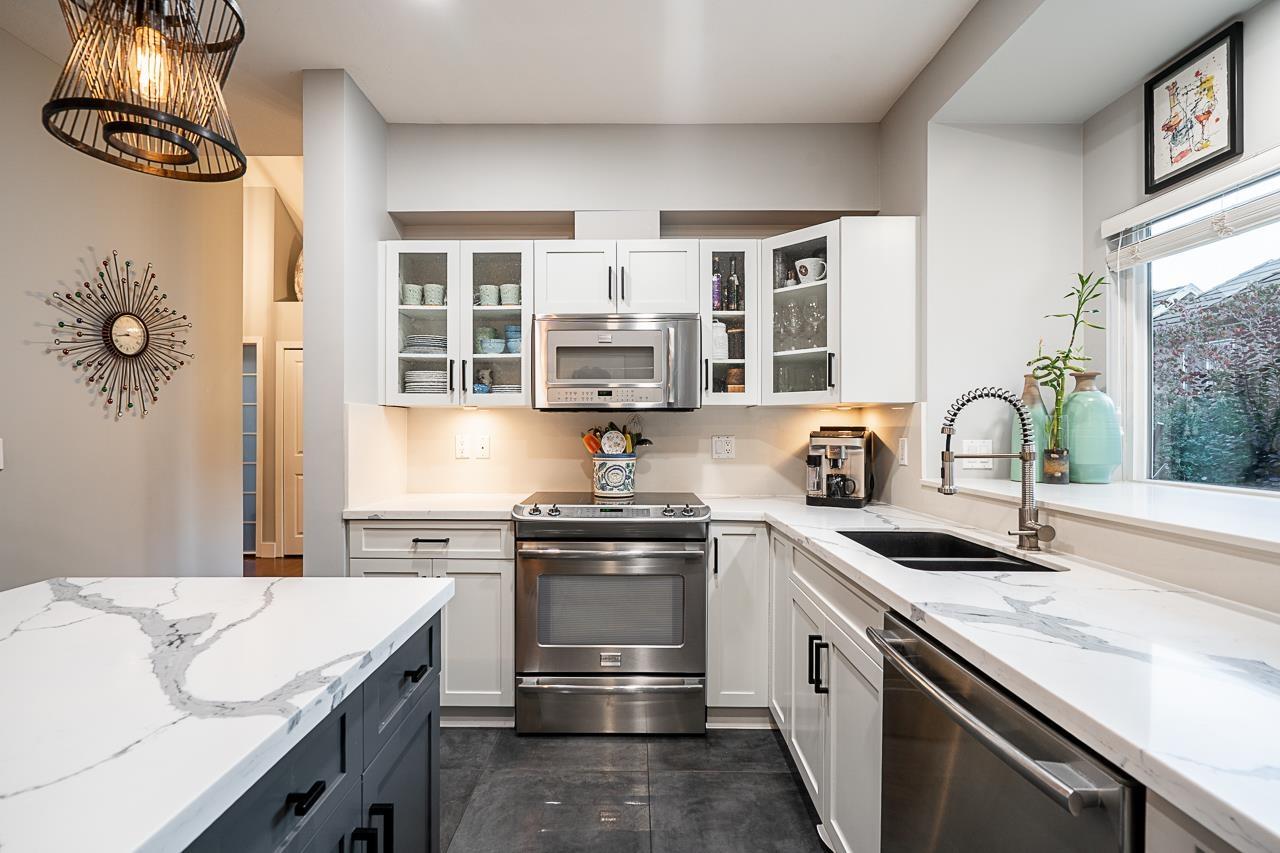 35 3363 Rosemary Heights Crescent, Surrey, British Columbia  V3Z 0X8 - Photo 8 - R3110333