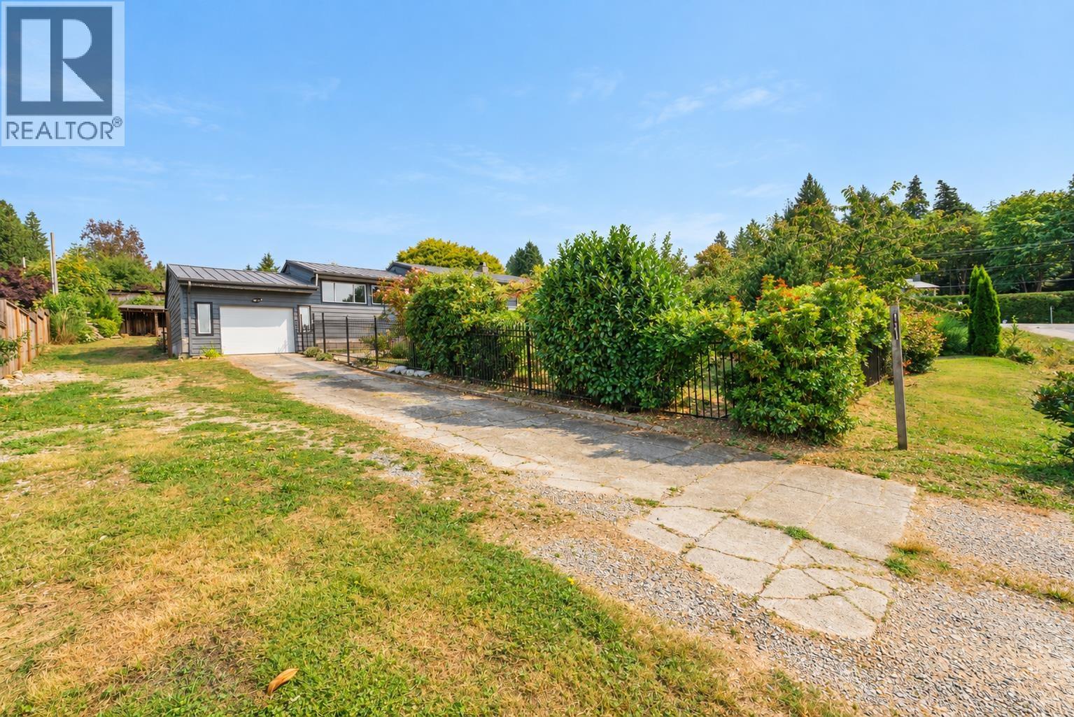 6504 Meier Road, Sechelt, British Columbia V7Z 0S8 - Photo 1 - R3156603