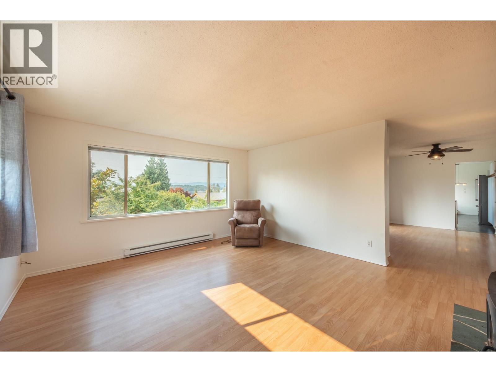 6504 Meier Road, Sechelt, British Columbia V7Z 0S8 - Photo 4 - R3156603