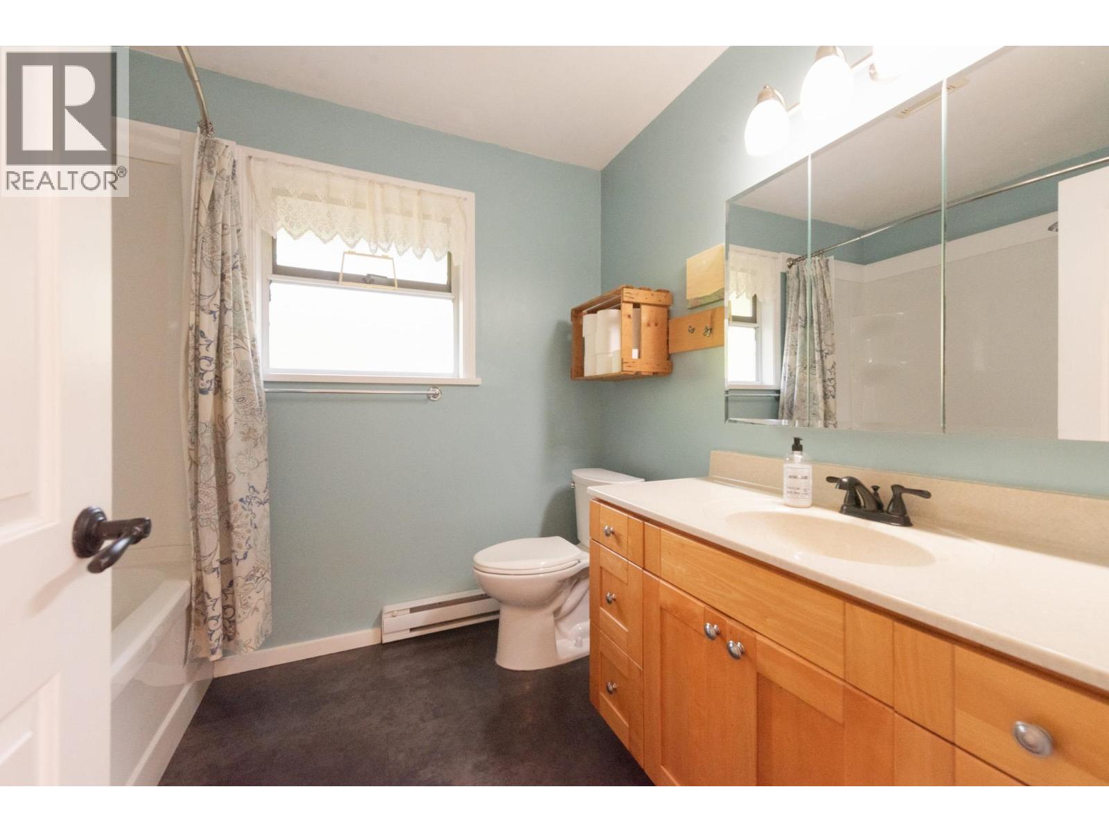 6504 Meier Road, Sechelt, British Columbia V7Z 0S8 - Photo 13 - R3156603