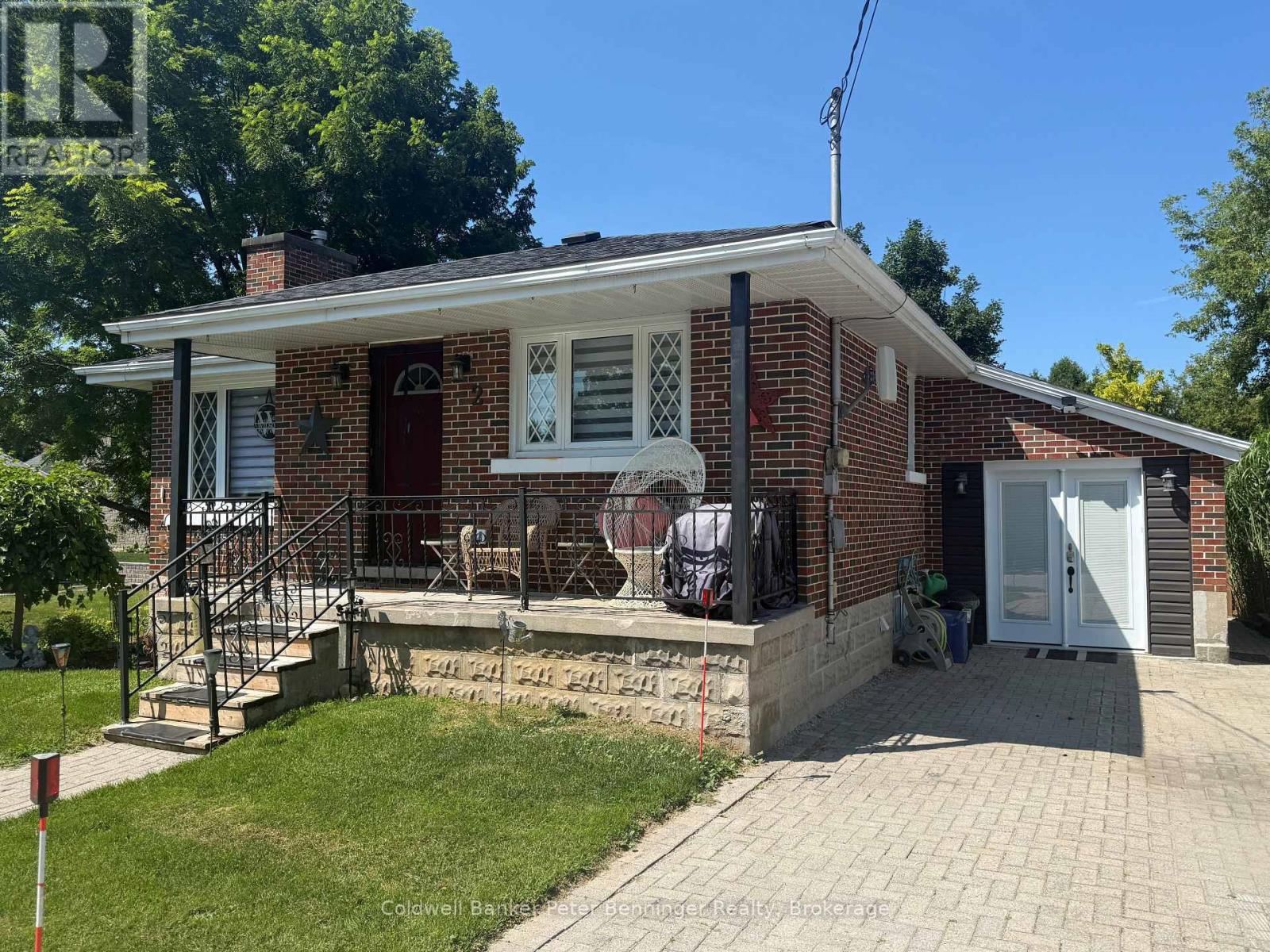 2 ELGIN STREET, brockton, Ontario
