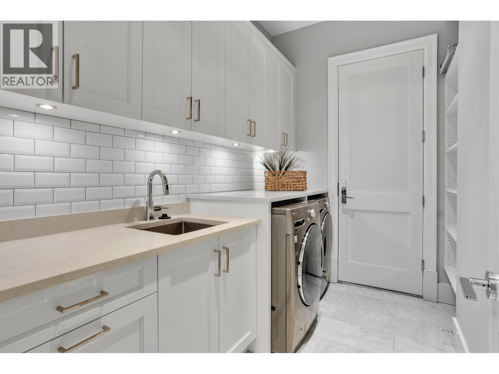 7691 Sunnymede Crescent, Richmond, British Columbia  V6Y 1H3 - Photo 35 - R3156622