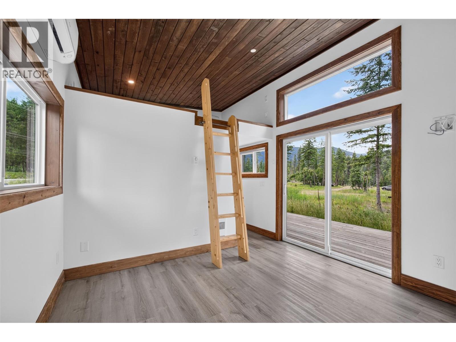 5533 33 Highway Unit# 1, Beaverdell, British Columbia  V0H 1A0 - Photo 2 - 10396121