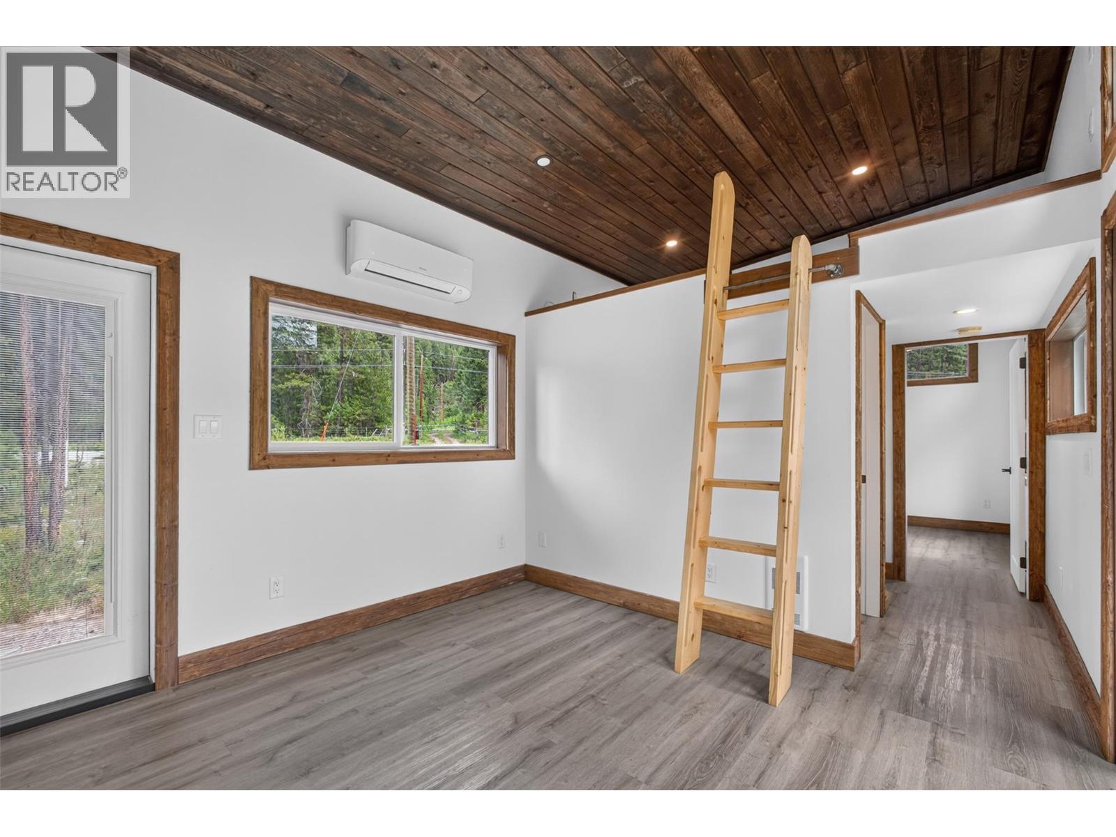 5533 33 Highway Unit# 1, Beaverdell, British Columbia  V0H 1A0 - Photo 4 - 10396121