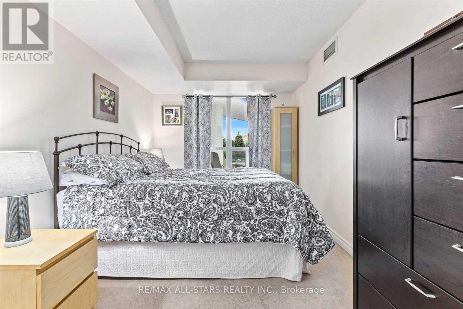201 - 60 Fairfax Crescent, Toronto, Ontario  M1L 0E1 - Photo 7 - E13636026
