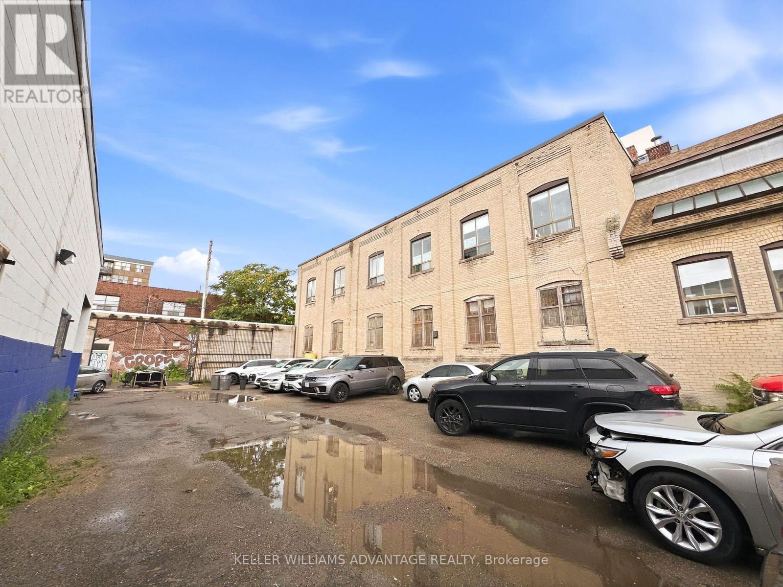 20 Jenet Avenue, Toronto, Ontario  M6H 1R4 - Photo 28 - W13685472