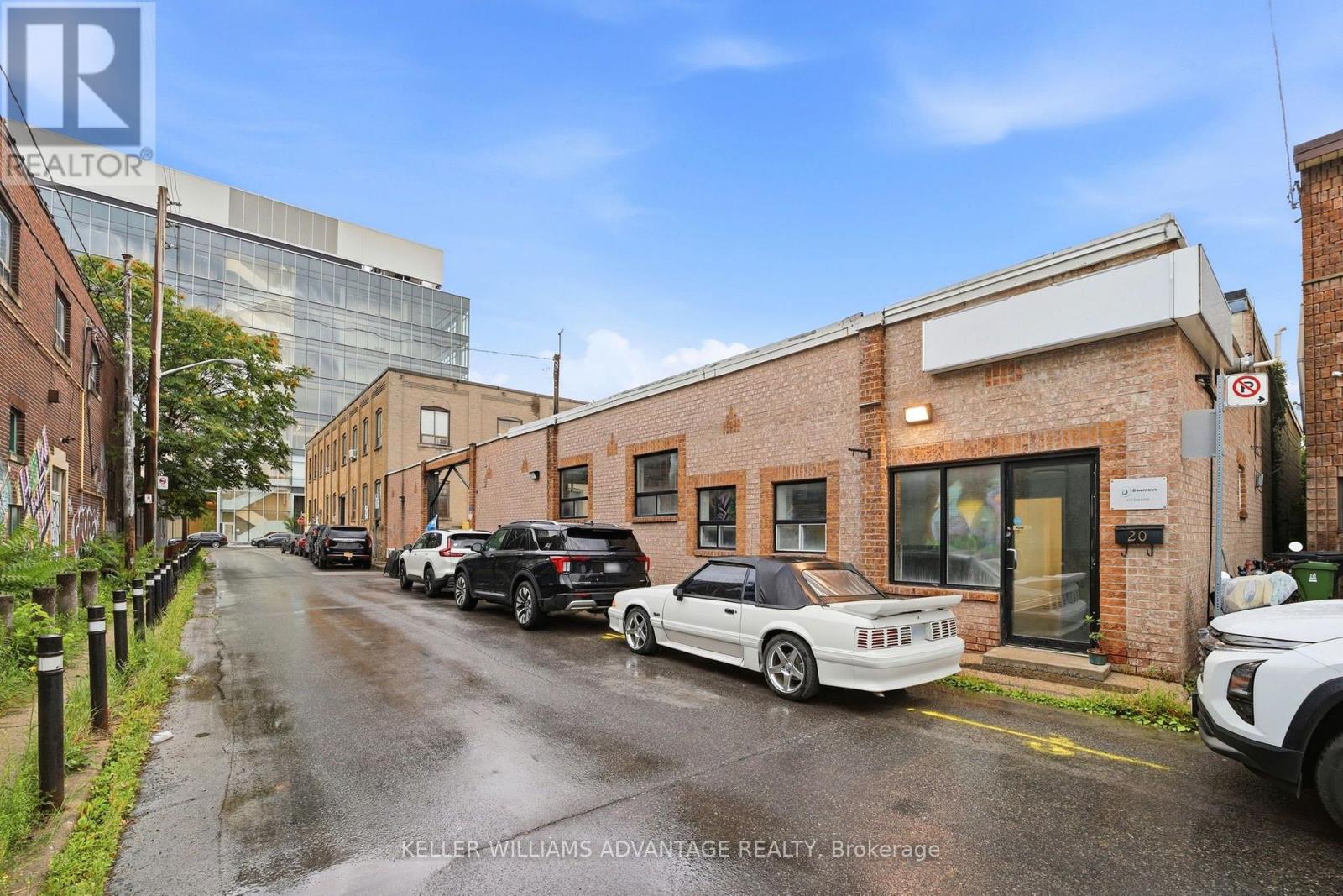 20 Jenet Avenue, Toronto, Ontario  M6H 1R4 - Photo 6 - W13685472