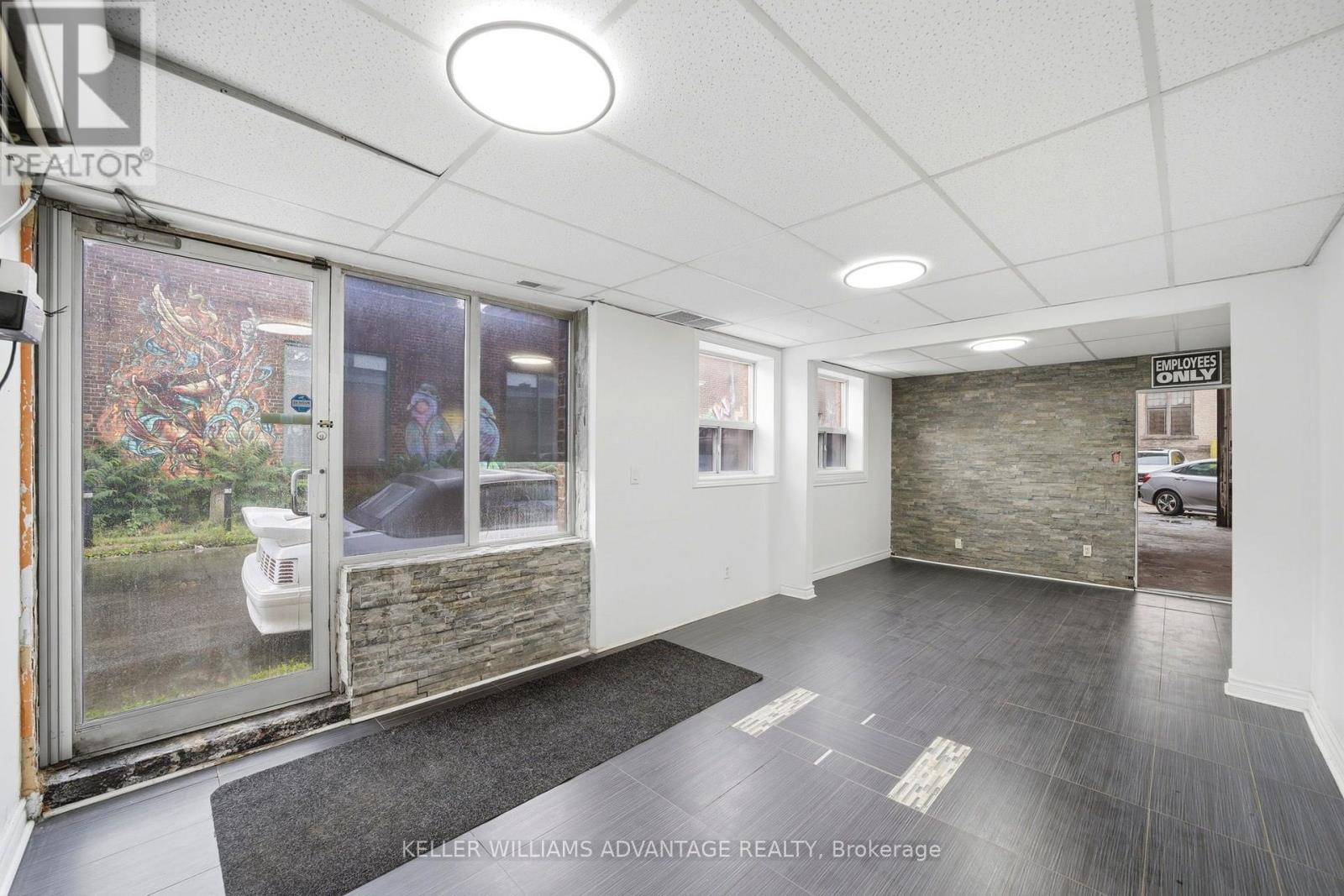 20 Jenet Avenue, Toronto, Ontario  M6H 1R4 - Photo 8 - W13685472