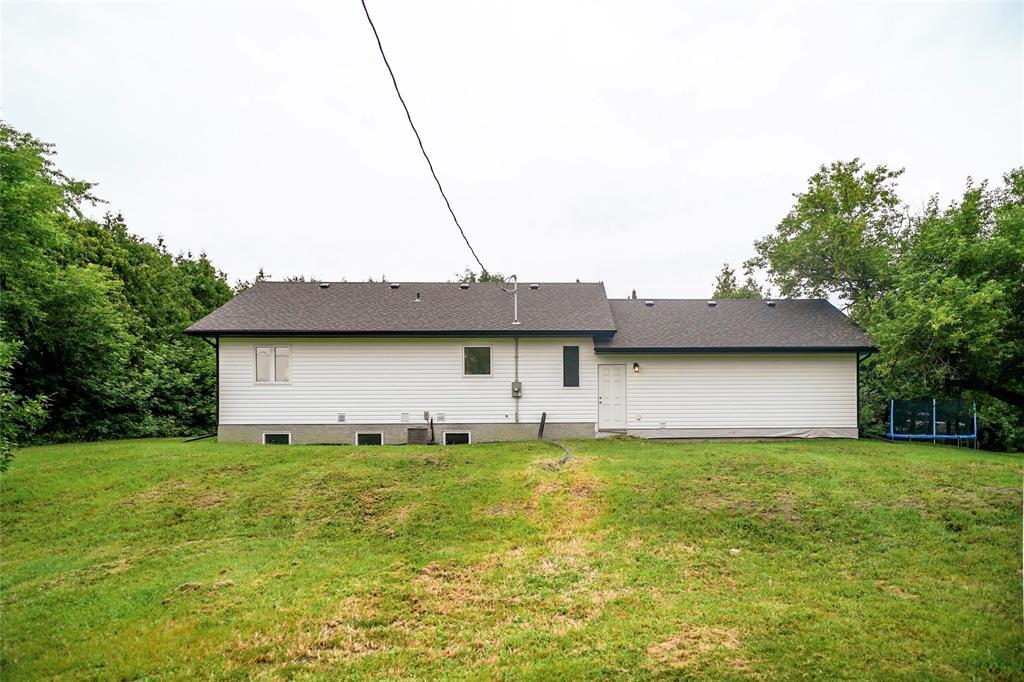 116 Ginn Avenue E, Dominion City, Manitoba  R0A 0H0 - Photo 2 - 202620711