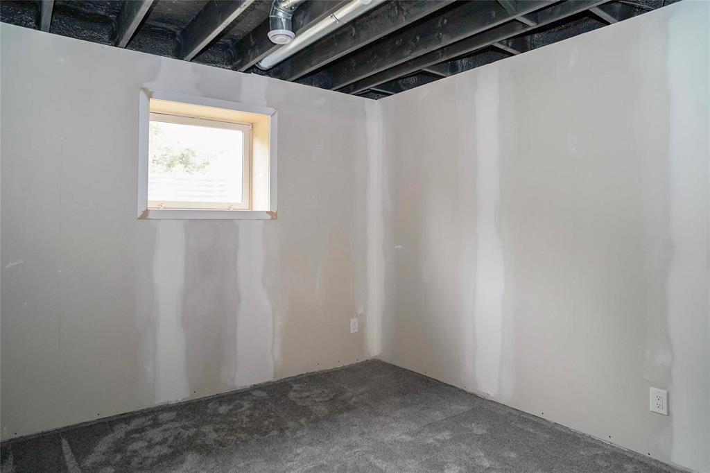 116 Ginn Avenue E, Dominion City, Manitoba  R0A 0H0 - Photo 35 - 202620711