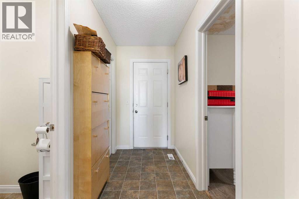 151 Bow Ridge Crescent, Cochrane, Alberta  T4C 1V2 - Photo 17 - A2327661