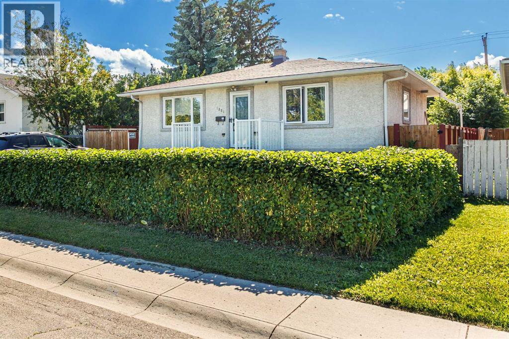 1831 43 Street SE, Calgary, Alberta  T2B 1H1 - Photo 4 - A2330249