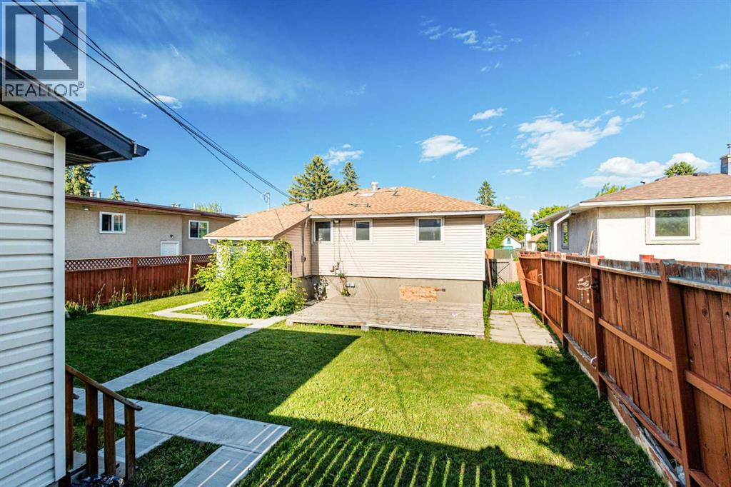 1827 43 Street SE, Calgary, Alberta  T2B 1H1 - Photo 5 - A2330250