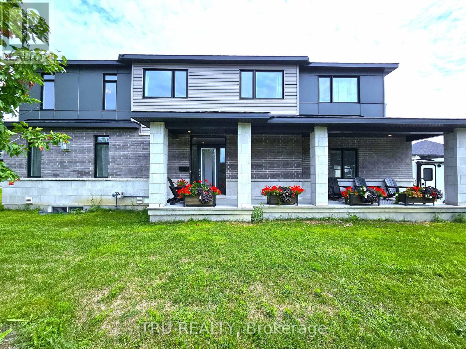 332 Makobe Lane, Ottawa, Ontario  K4M 0M1 - Photo 3 - X13685542