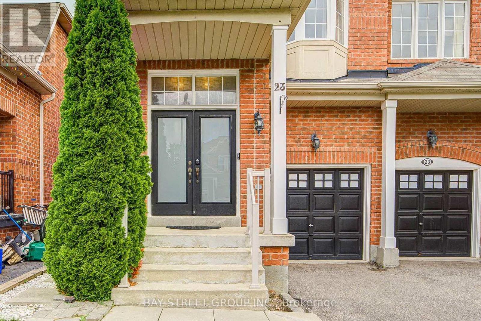 23 Horn Street, Whitchurch-Stouffville, Ontario  L4A 0X9 - Photo 2 - N13681188